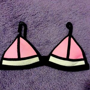 Pink and white super comfy triangl bikini top!